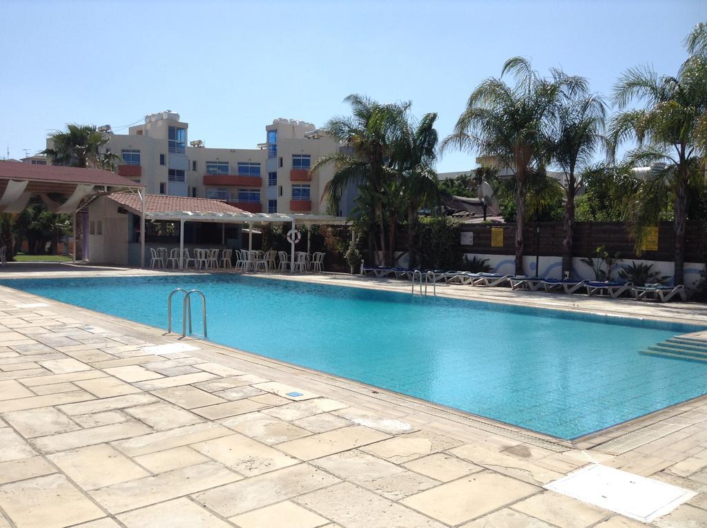 Valana Hotel Apartments Limassol Extérieur photo
