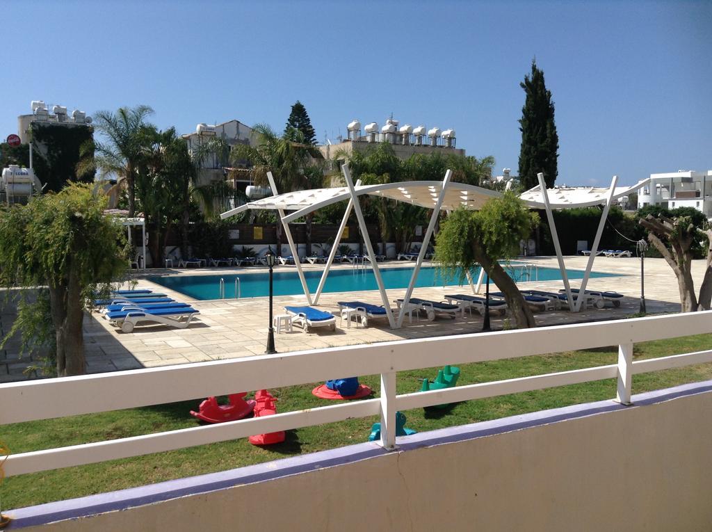 Valana Hotel Apartments Limassol Extérieur photo